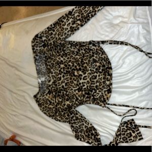 crop cheetah long sleeve top! a super fun and cute going out shirt!